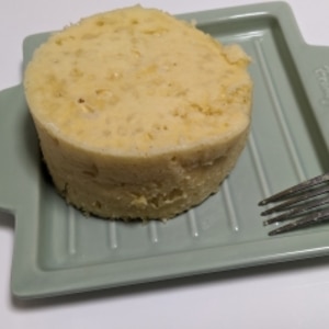 電子レンジで超簡単チーズ蒸しパンができます。